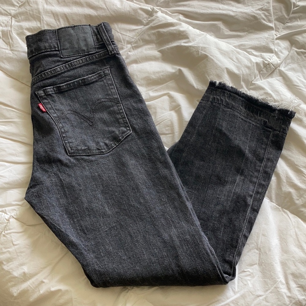 Levi Wedgie Straight - Black Jeans